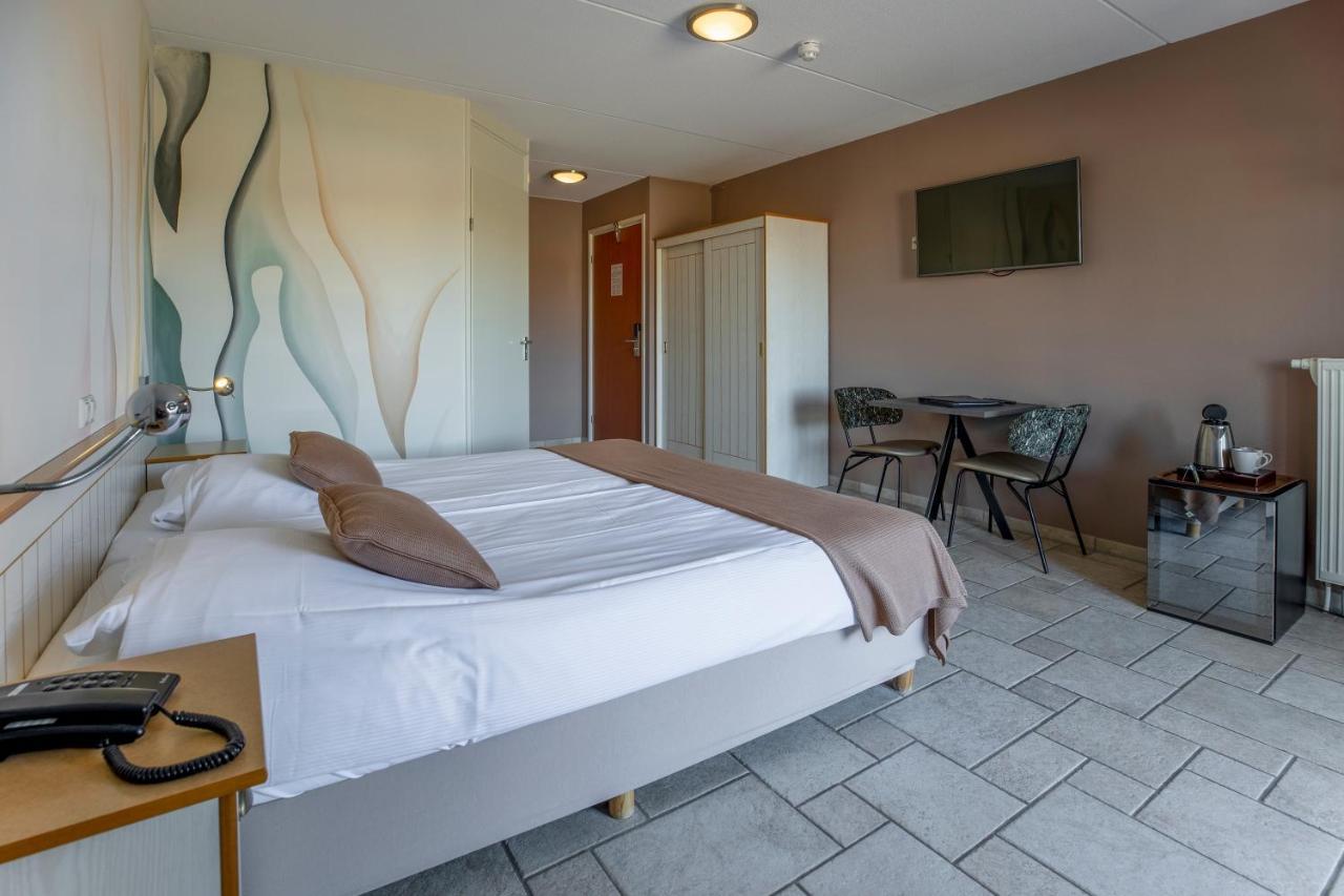 Hotel Tesselhof De Koog  Bagian luar foto