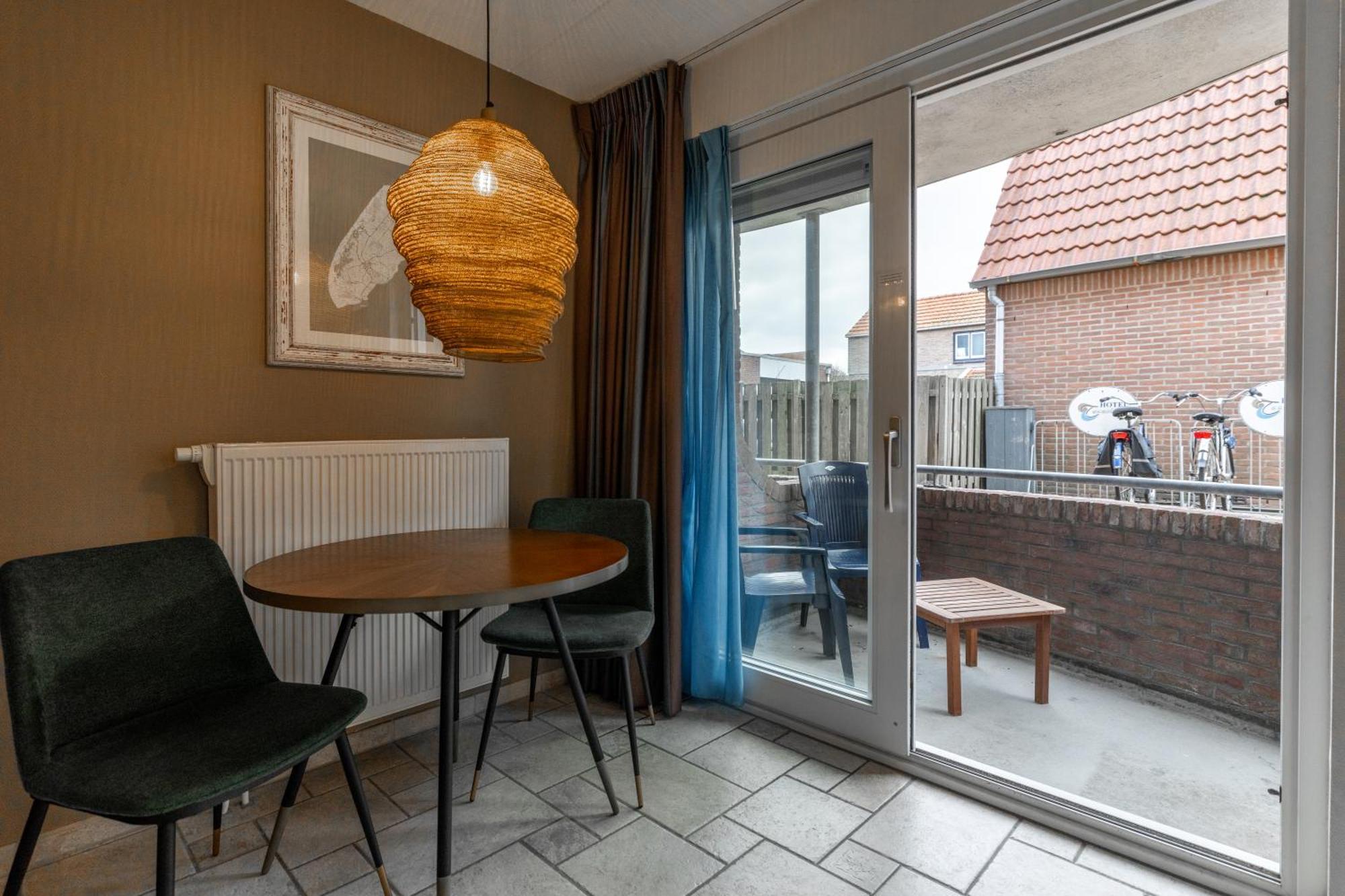 Hotel Tesselhof De Koog  Bagian luar foto