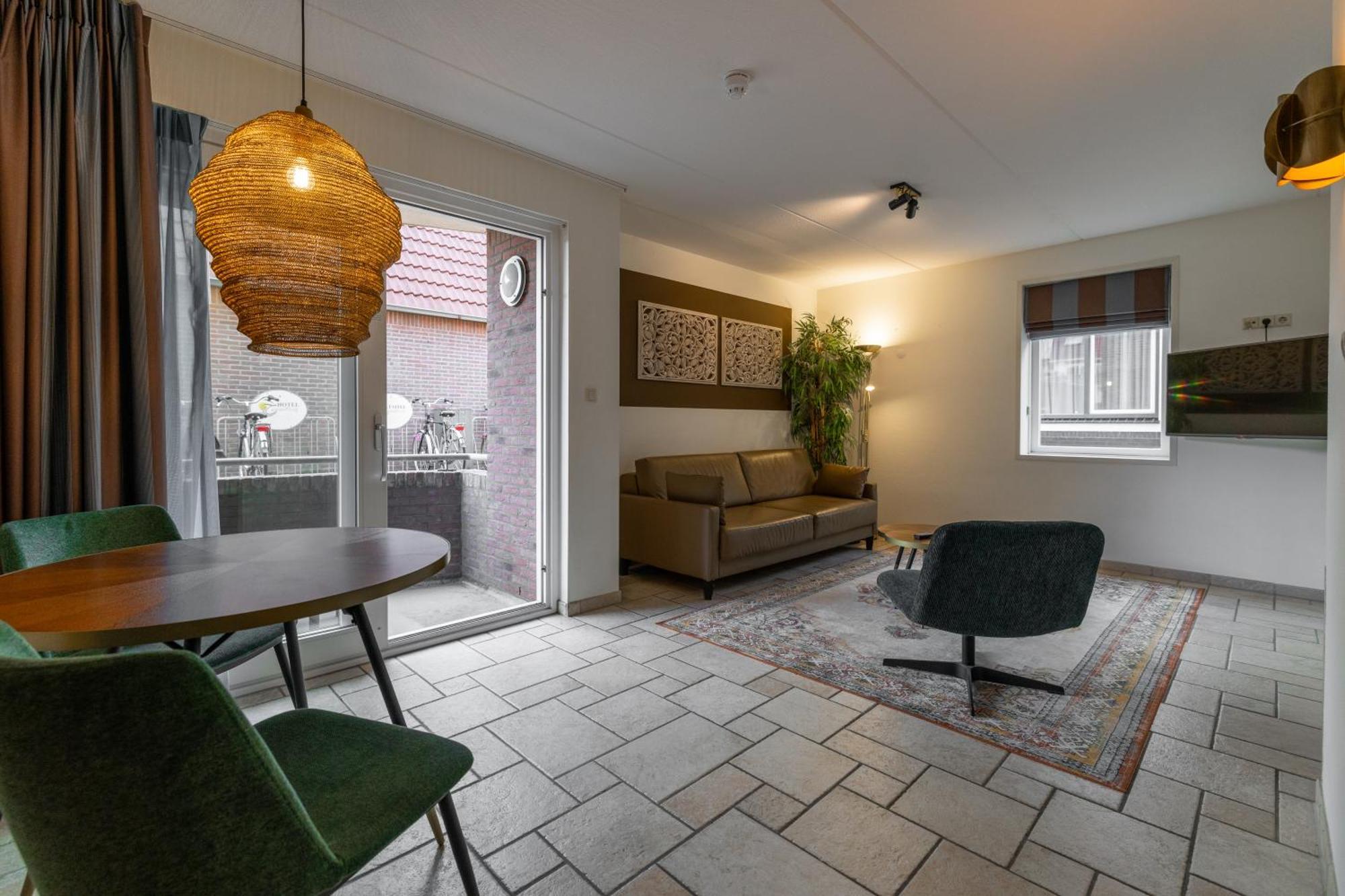 Hotel Tesselhof De Koog  Bagian luar foto