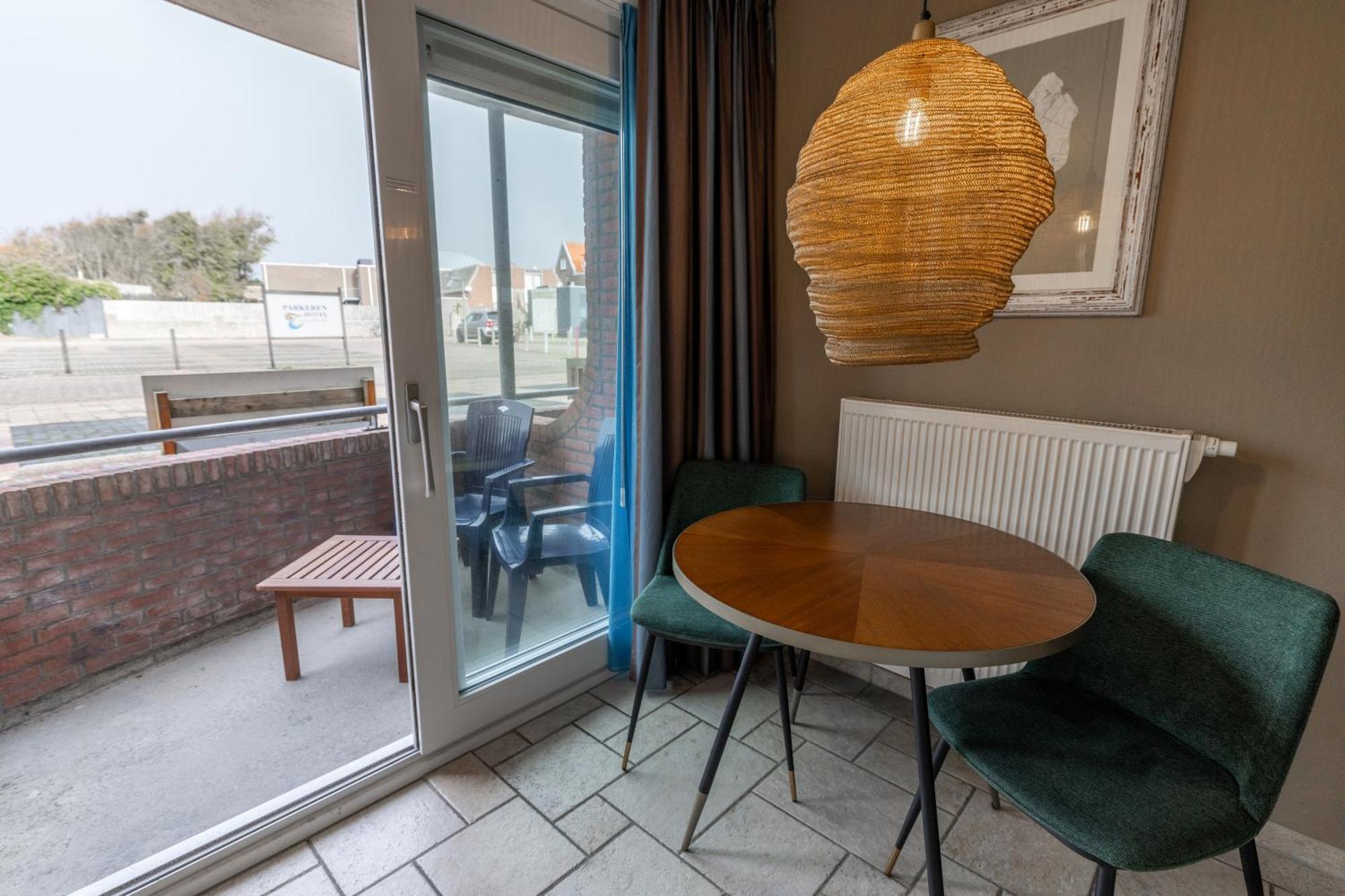 Hotel Tesselhof De Koog  Bagian luar foto